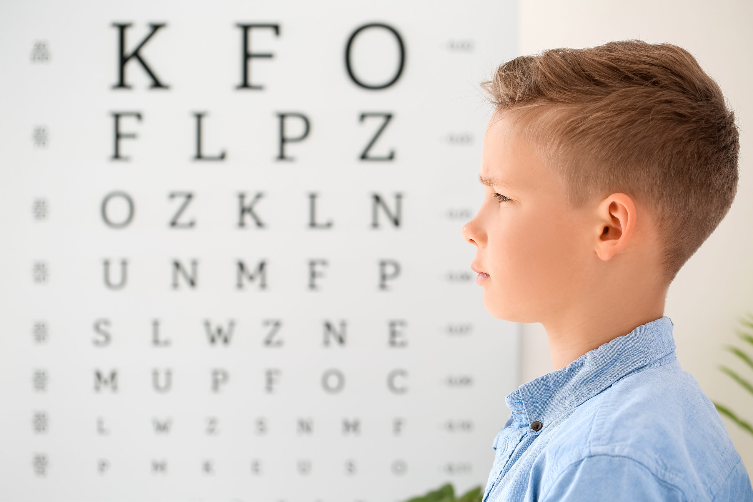 Kinderaugen im Fokus: Wann ist der richtige Zeitpunkt für den ersten Sehtest?